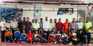 राज्यस्तरीय बॉक्सिंग स्पर्धेसाठी गडचिरोली जिल्ह्याचा संघ रवाना ११ खेळाडू जळगाव येथे दाखविणार आपली ताकद; मान्यवरांकडून यशस्वी कामगिरीसाठी शुभेच्छा