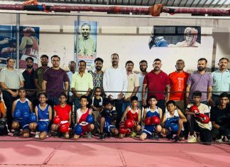 राज्यस्तरीय बॉक्सिंग स्पर्धेसाठी गडचिरोली जिल्ह्याचा संघ रवाना ११ खेळाडू जळगाव येथे दाखविणार आपली ताकद; मान्यवरांकडून यशस्वी कामगिरीसाठी शुभेच्छा